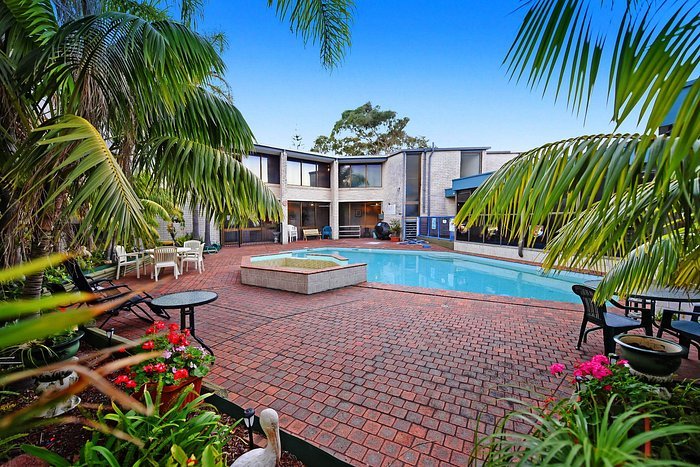 Palm Court Motor Inn 