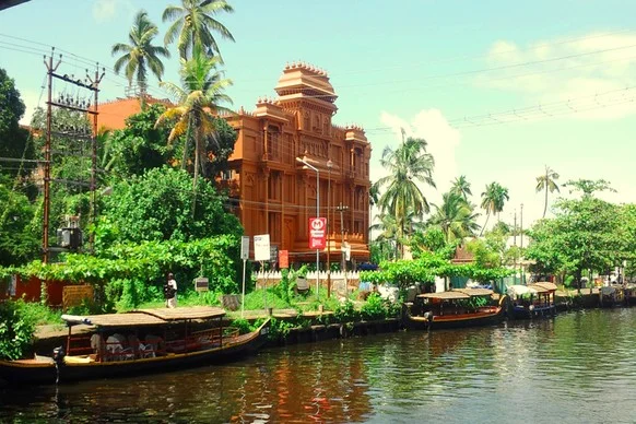 Haveli Back Water Resort Alleppy